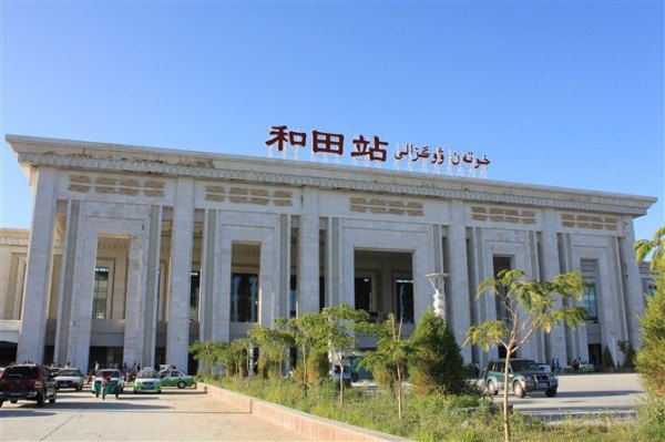武汉到和田物流公司-武汉至和田专线（县/镇-派送无盲点）